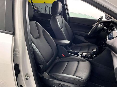 Certified 2023 Buick Encore GX Essence w/ Experience Buick Package image 9