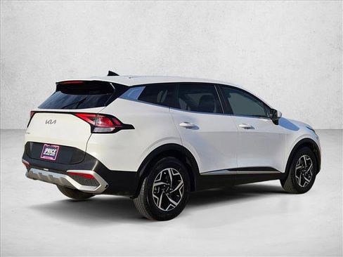 Used 2025 Kia Sportage LX FWD image 5