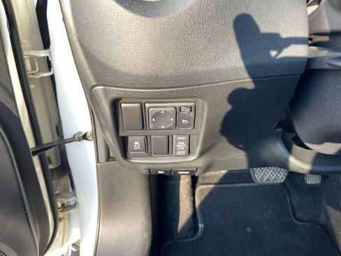 Used 2013 Nissan Juke SL AWD/4WD image 28