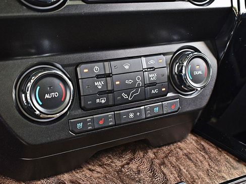Used 2019 Ford F250 Lariat w/ Lariat Ultimate Package AWD/4WD image 37