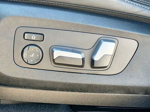 Certified 2025 BMW X5 xDrive50e image 25