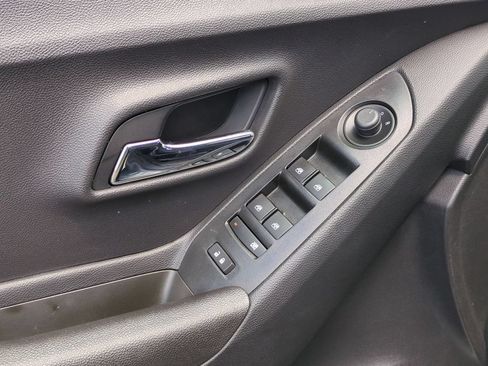 Certified 2020 Chevrolet Trax LS FWD image 20
