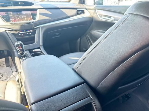 Used 2025 Cadillac XT5 Luxury FWD image 25