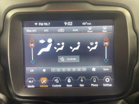 Used 2018 Jeep Renegade Limited w/ UConnect 8.4 Nav Group image 19