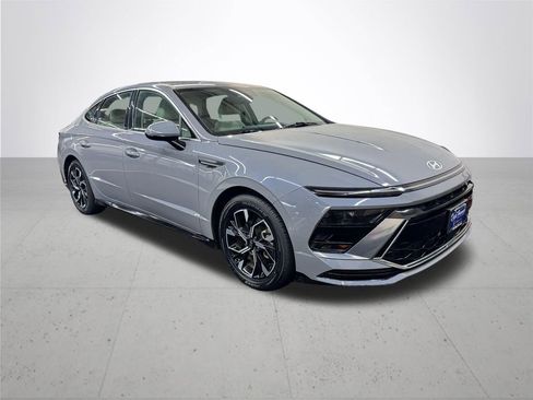 Used 2024 Hyundai Sonata SEL FWD image 9