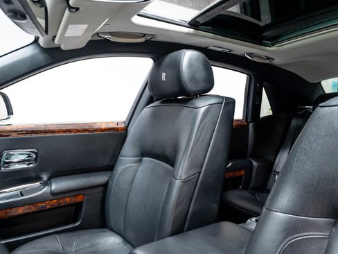 Used 2012 Rolls-Royce Ghost RWD image 16