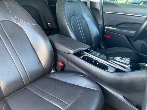 Used 2021 Hyundai Sonata Limited image 15