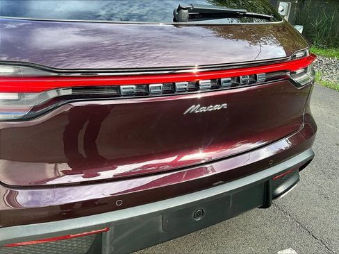 Certified 2023 Porsche Macan AWD/4WD image 13
