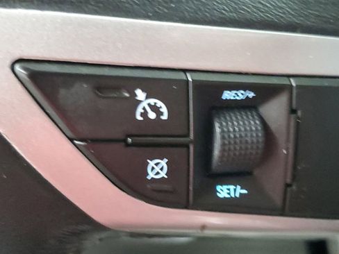 Used 2011 Chevrolet Camaro SS image 25