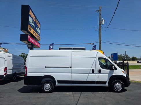 Used 2023 RAM ProMaster 3500 w/ Driver Convenience Group FWD image 3