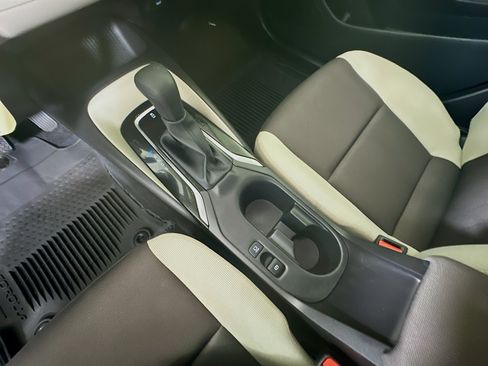 Used 2025 Toyota Corolla LE FWD image 21