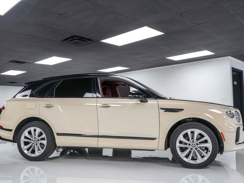 Used 2021 Bentley Bentayga AWD/4WD image 7