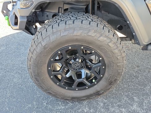 Used 2024 Jeep Wrangler Sport S image 38