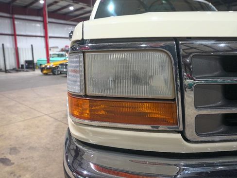 Used 1993 Ford F150 XL AWD/4WD image 25