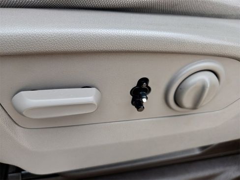 Used 2020 GMC Sierra 1500 SLE w/ SLE Value Package image 27