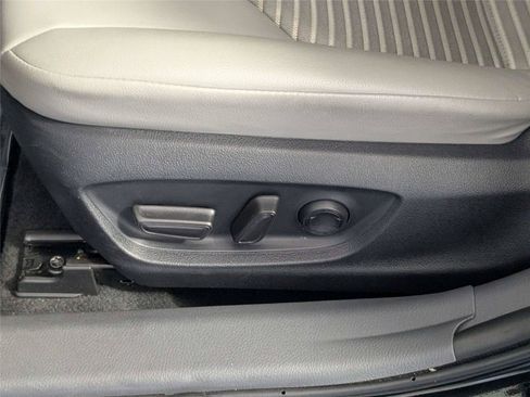 Used 2023 Toyota Camry SE w/ Convenience Package FWD image 12