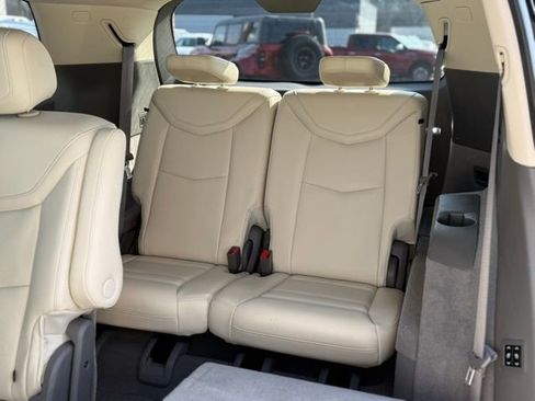 Used 2022 Cadillac XT6 Premium Luxury w/ Technology Package image 25