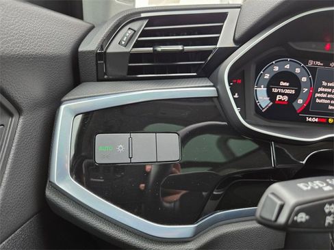 Used 2022 Audi Q3 2.0T Premium image 31