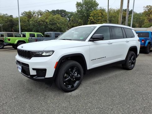 New 2025 Jeep Grand Cherokee L Altitude image 8