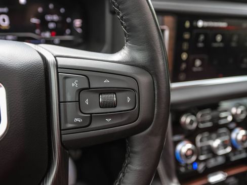 Used 2023 GMC Yukon Denali Ultimate AWD/4WD image 13