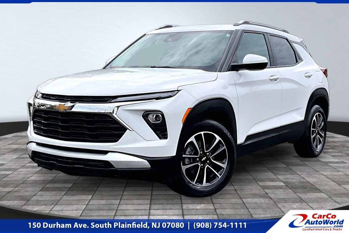 Used 2024 Chevrolet TrailBlazer LT FWD image 1
