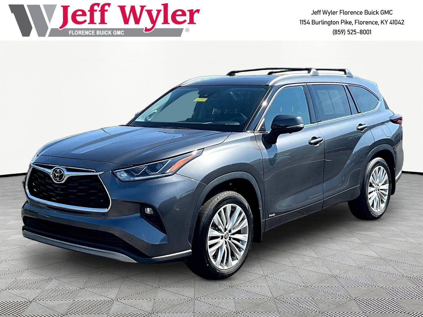Used 2025 Toyota Highlander Platinum AWD/4WD image 1