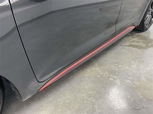 Certified 2023 Toyota Corolla SE w/ SE Package image 9