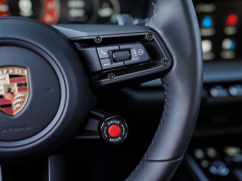 Used 2025 Porsche 911 Carrera S image 28