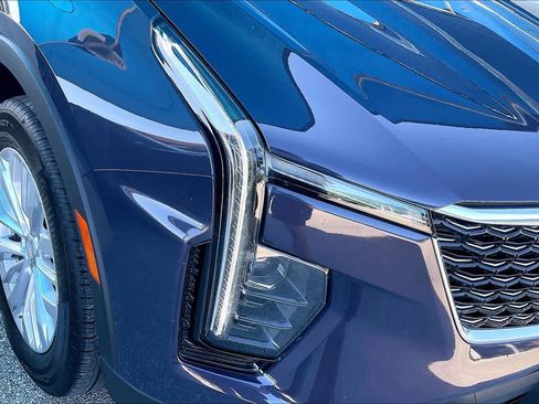 Used 2024 Cadillac XT4 Luxury w/ Cold Weather Package image 27