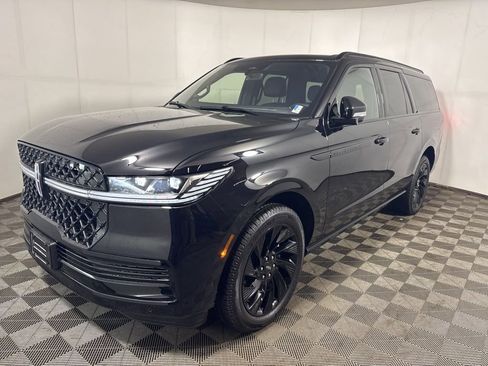 New 2025 Lincoln Navigator L Reserve w/ Jet Appearance Package AWD/4WD image 1