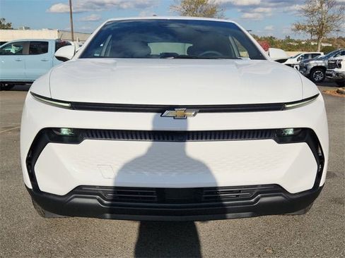 New 2026 Chevrolet Equinox EV LT image 11