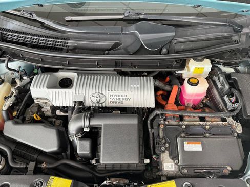 Used 2013 Toyota Prius Three image 28