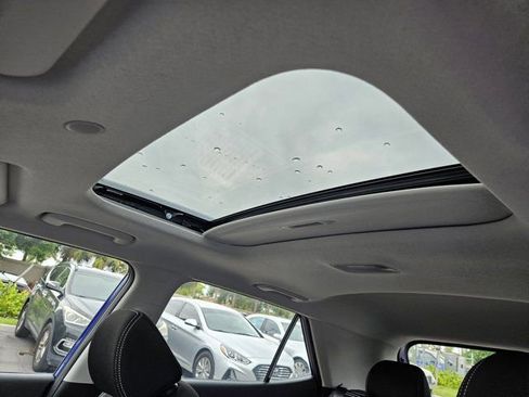 New 2025 Hyundai Venue SEL image 25