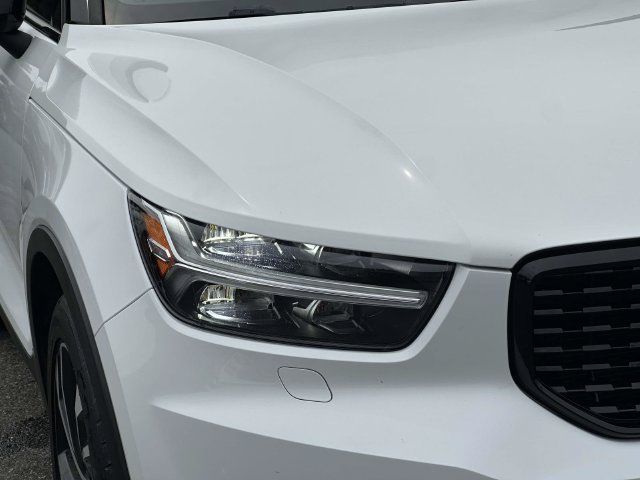Used 2019 Volvo XC40 T5 R-Design AWD/4WD image 10