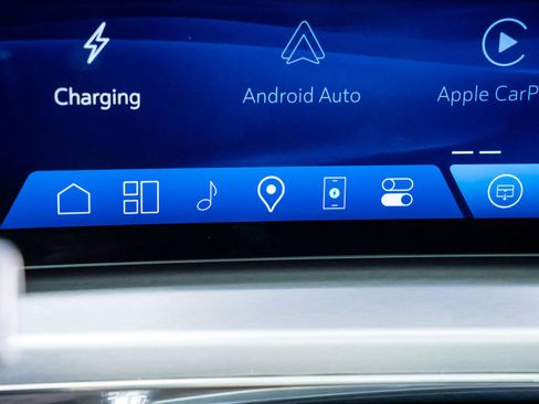 Certified 2025 Cadillac Lyriq Luxury w/ LPO, Floor Liner Package image 31