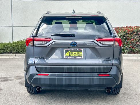 Used 2024 Toyota RAV4 LE AWD/4WD image 7