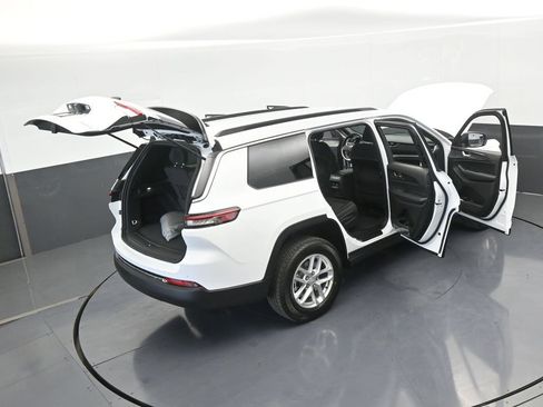 Used 2025 Jeep Grand Cherokee L Laredo image 57