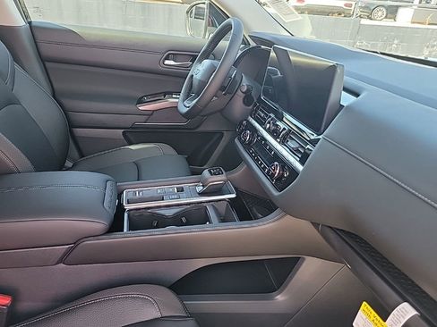 New 2026 Nissan Pathfinder SL image 45