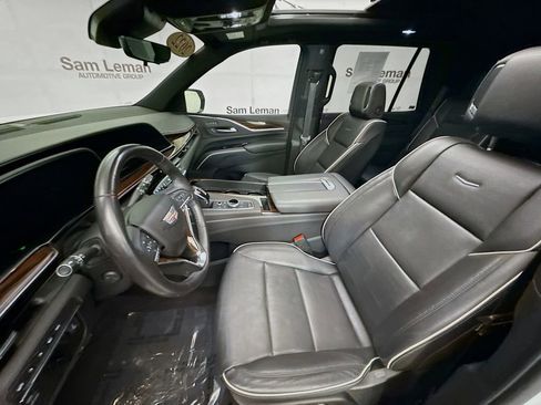 Used 2022 Cadillac Escalade Premium Luxury AWD/4WD image 22