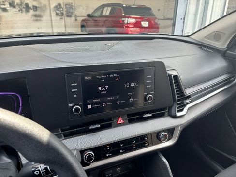 Used 2025 Kia Sportage LX FWD image 20