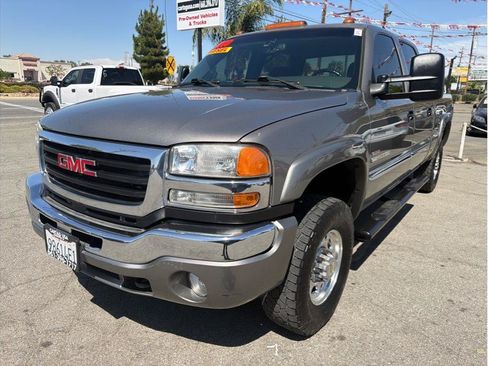 Used 2006 GMC Sierra 2500 SLE w/ Skid Plate Package AWD/4WD image 18