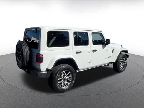 Used 2025 Jeep Wrangler Sahara image 15
