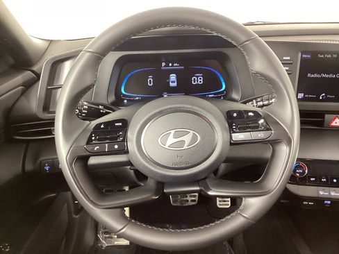 Certified 2025 Hyundai Elantra Sport image 17