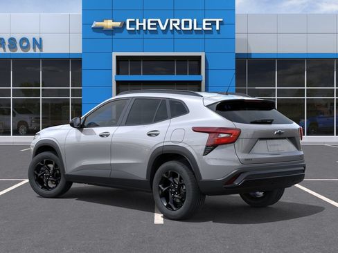 New 2026 Chevrolet Trax LT w/ Sunroof Package FWD image 6