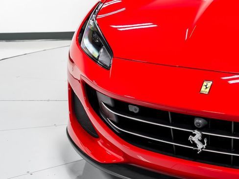 Used 2020 Ferrari Portofino RWD image 45