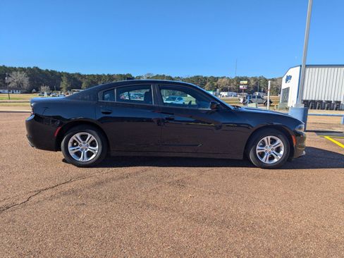 Used 2023 Dodge Charger SXT image 11