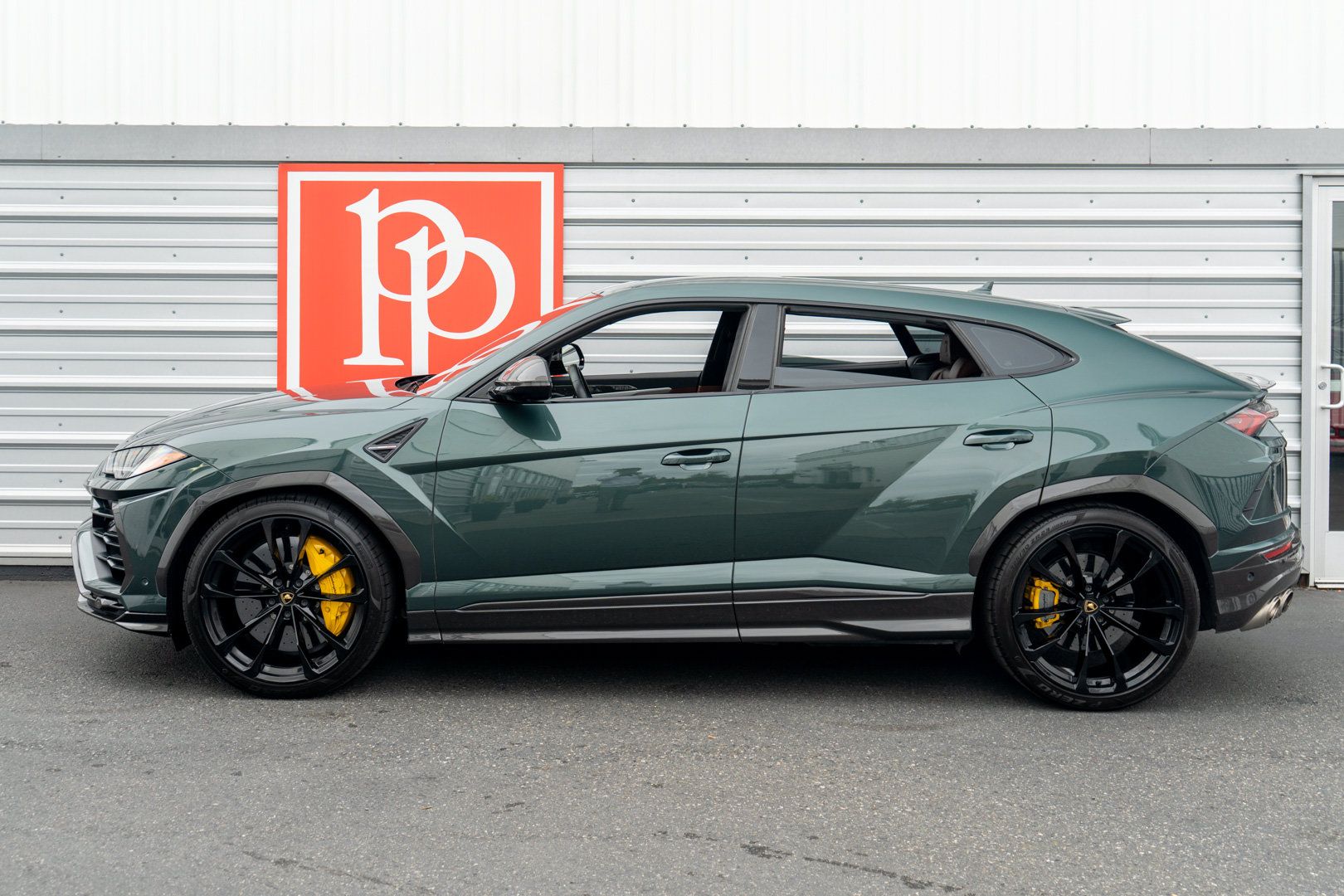 Used 2022 Lamborghini Urus AWD/4WD image 42
