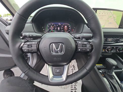 Used 2025 Honda Accord Touring image 17
