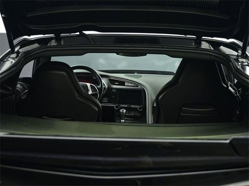 Used 2015 Chevrolet Corvette Z06 w/ 2LZ Preferred Equipment Group image 28