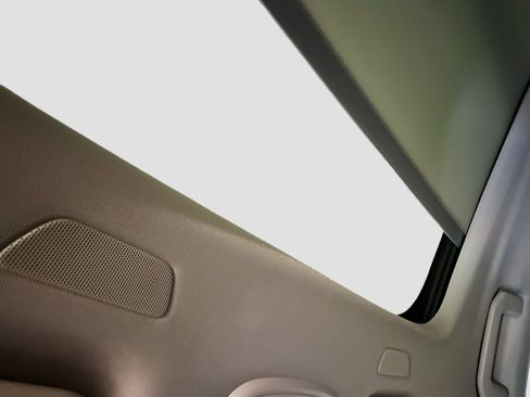 Used 2025 Volvo XC60 B5 Plus image 27